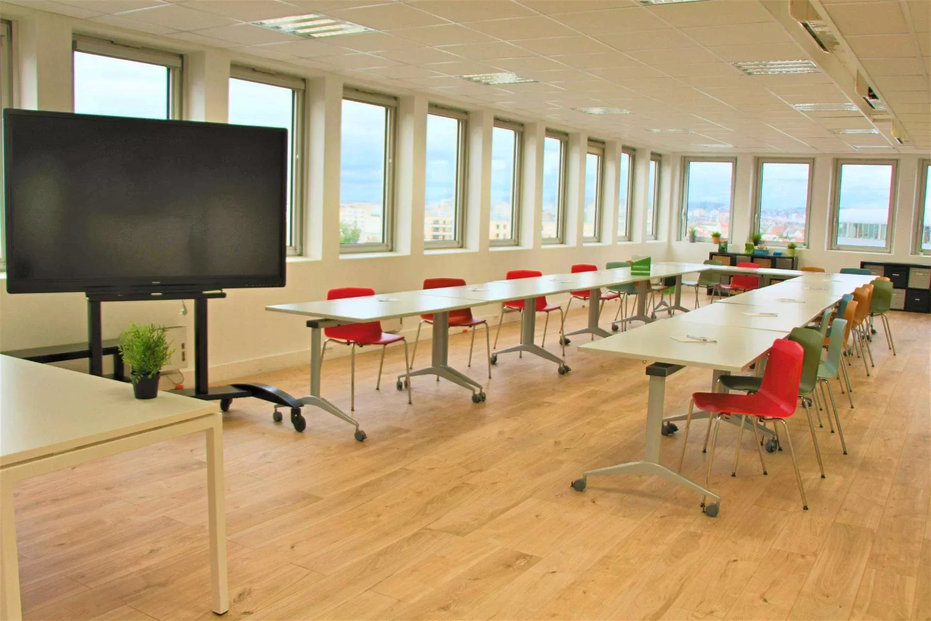 coworking-salle-de-reunion-colombes-urbidesk-r8tu.webp
