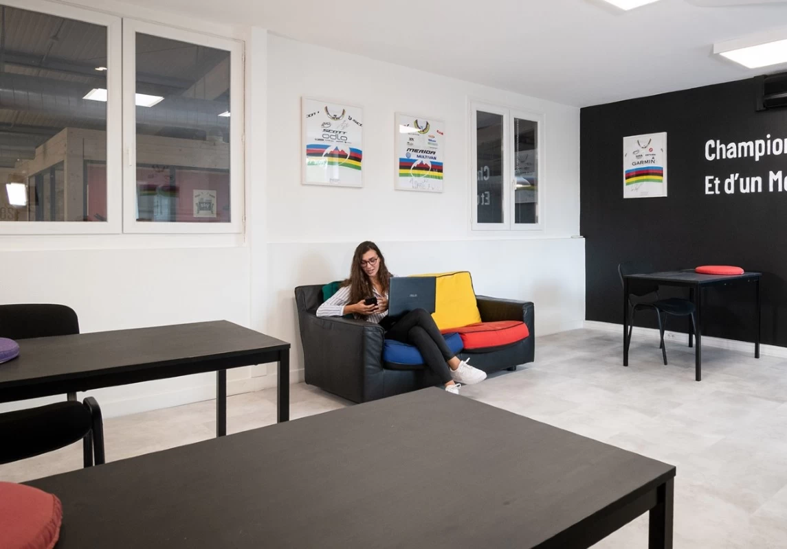 Location open space à L'Isle-Jourdain