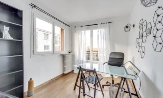 Bureau fermé  idéal pour votre activité professionnelle à Bondy