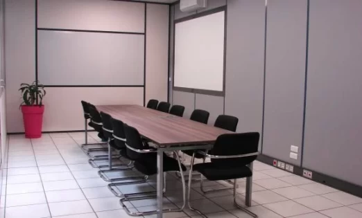 Bureau fermé  idéal pour votre activité professionnelle à Chassieu