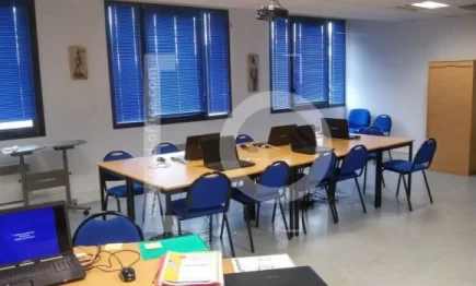 Bureau fermé  idéal pour votre activité professionnelle à Courcouronnes