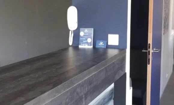Bureau fermé  idéal pour votre activité professionnelle à Éguilles