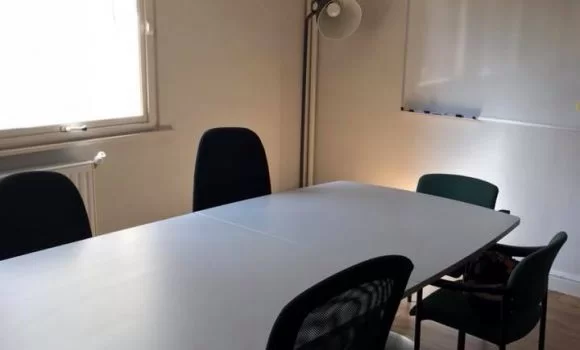 Bureau fermé  idéal pour votre activité professionnelle à La Madeleine