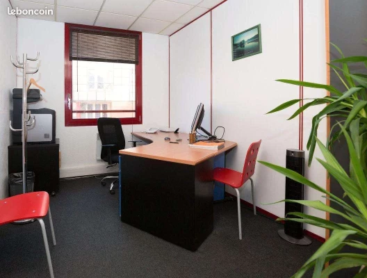 Bureau fermé  idéal pour votre activité professionnelle à Montigny-le-Bretonneux