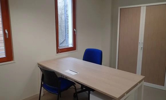 Bureau fermé  idéal pour votre activité professionnelle à Moulins-Engilbert