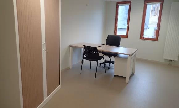 Bureau fermé  idéal pour votre activité professionnelle à Moulins-Engilbert