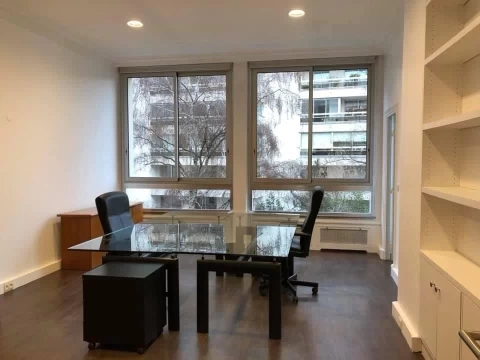 Bureau fermé  idéal pour votre activité professionnelle à Paris