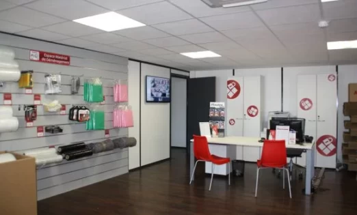 Salle de réunion  idéal pour votre activité professionnelle à Saint-Étienne