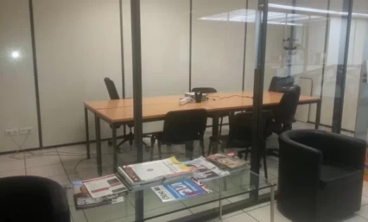 Bureau fermé  idéal pour votre activité professionnelle à Vaulx-en-Velin