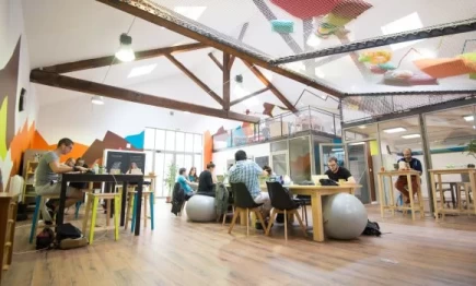 Espaces de coworking  idéal pour votre activité professionnelle à Fontaines-Saint-Martin