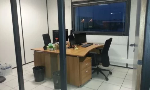 Bureau fermé  idéal pour votre activité professionnelle à Vaulx-en-Velin
