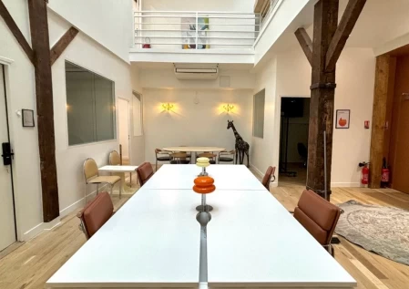 Bureau fermé  idéal pour votre activité professionnelle à Paris 10e Arrondissement