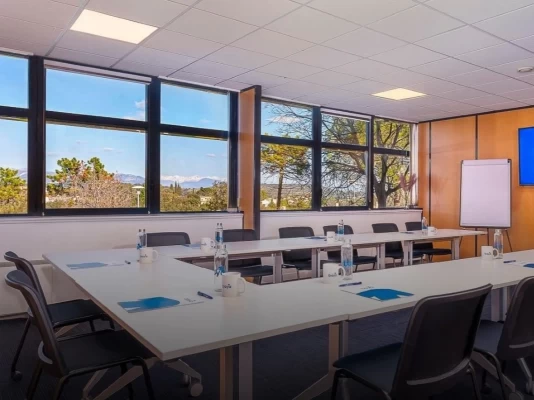 Bureau fermé  idéal pour votre activité professionnelle à Biot