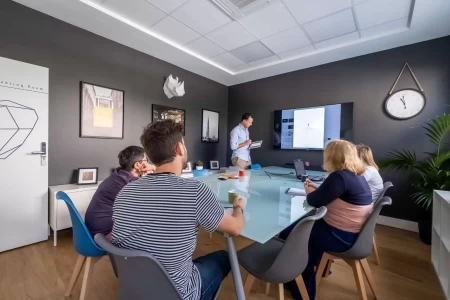 Salle de réunion  idéal pour votre activité professionnelle à Bordeaux
