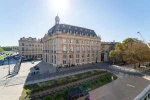 Salle de réunion  idéal pour votre activité professionnelle à Bordeaux