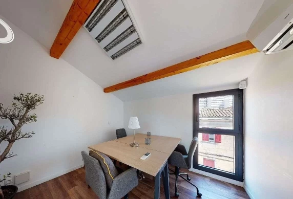 Bureau fermé  idéal pour votre activité professionnelle à Bordeaux