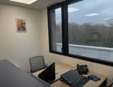 Bureau fermé  idéal pour votre activité professionnelle à Brest