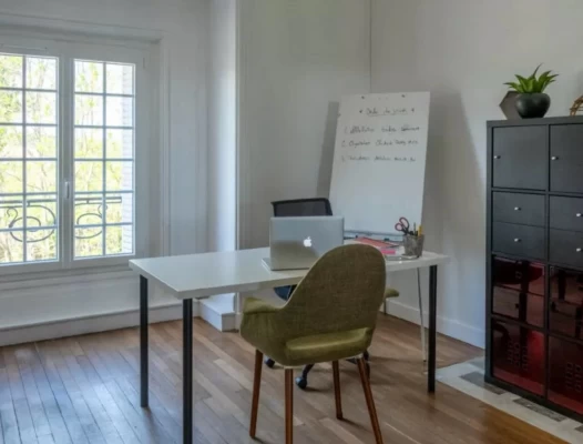 Bureau fermé  idéal pour votre activité professionnelle à Carrières-sous-Poissy