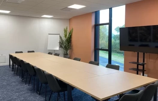 Salle de réunion  idéal pour votre activité professionnelle à Cesson-Sévigné