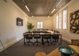 Bureau fermé  idéal pour votre activité professionnelle à Deauville