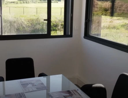 Plateau privé  idéal pour votre activité professionnelle à Éguilles