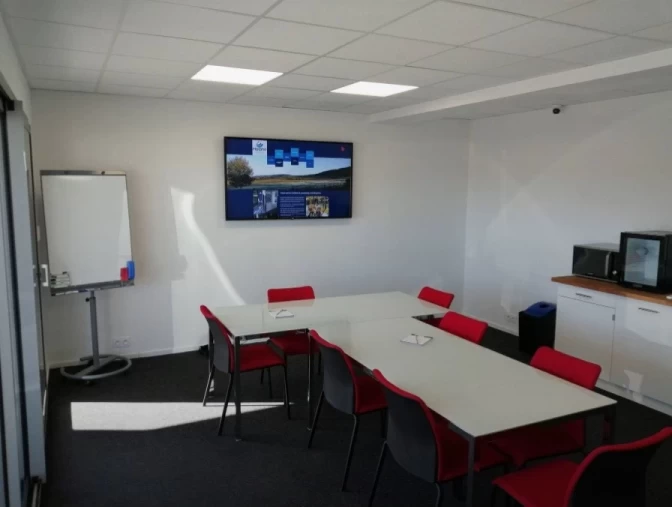 Bureau fermé  idéal pour votre activité professionnelle à Éguilles