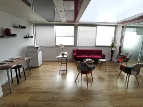 Bureau fermé  idéal pour votre activité professionnelle à Évry-Courcouronnes