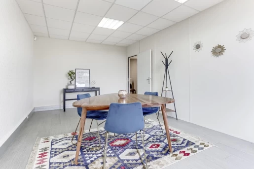 Salle de réunion  idéal pour votre activité professionnelle à Évry-Courcouronnes