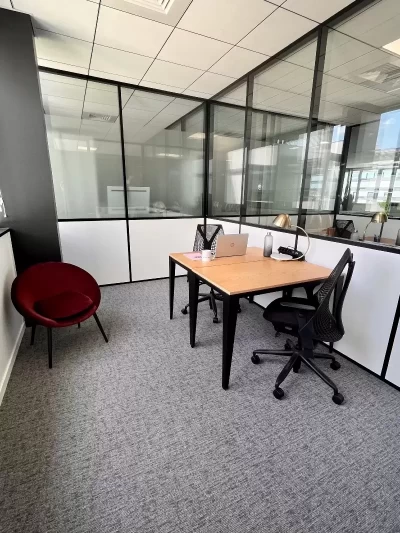 Bureau fermé  idéal pour votre activité professionnelle à Le Haillan