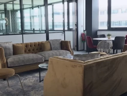 Plateau privé  idéal pour votre activité professionnelle à Le Haillan