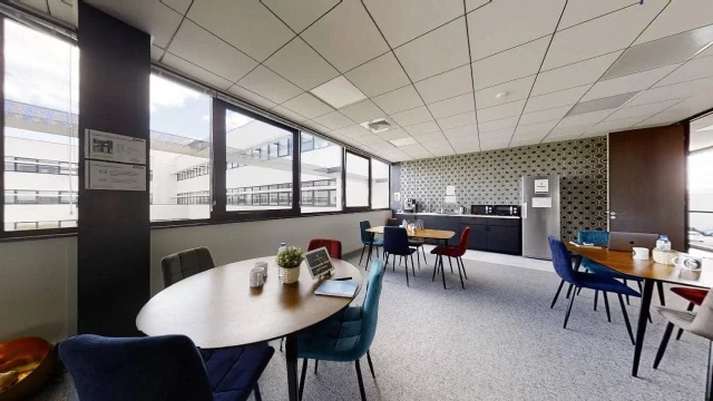 Plateau privé  idéal pour votre activité professionnelle à Le Haillan