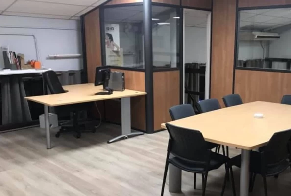 Bureau fermé  idéal pour votre activité professionnelle à L'Isle-Jourdain