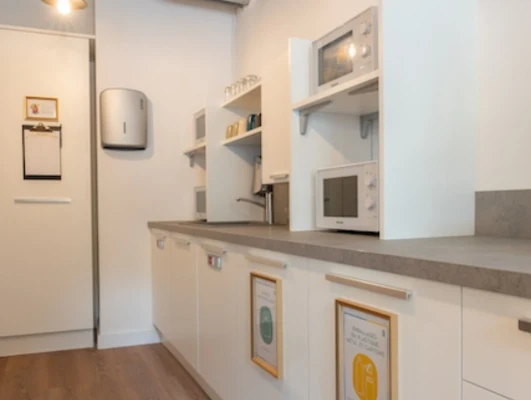 Bureau fermé  idéal pour votre activité professionnelle à Marseille 7e Arrondissement