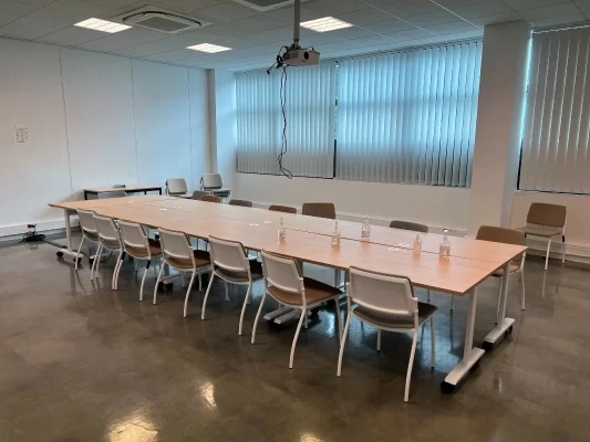 Bureau fermé  idéal pour votre activité professionnelle à Montigny-le-Bretonneux