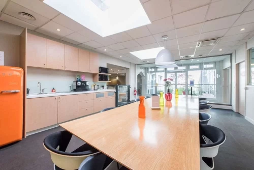 Bureau fermé  idéal pour votre activité professionnelle à Neuilly-sur-Seine