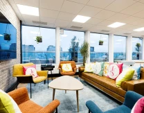 Bureau fermé  idéal pour votre activité professionnelle à Neuilly-sur-Seine