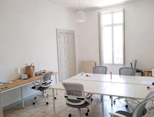 Salle de réunion  idéal pour votre activité professionnelle à Nîmes