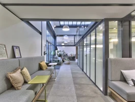 Plateau privé  idéal pour votre activité professionnelle à Paris 10e Arrondissement
