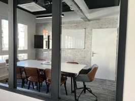 Plateau privé  idéal pour votre activité professionnelle à Paris 10e Arrondissement