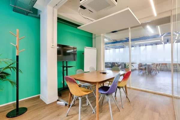 Plateau privé  idéal pour votre activité professionnelle à Paris 10e Arrondissement
