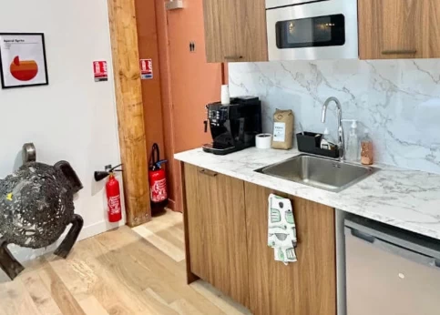 Bureau fermé  idéal pour votre activité professionnelle à Paris 10e Arrondissement