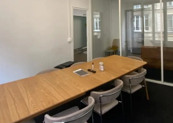 Plateau privé  idéal pour votre activité professionnelle à Paris 10e Arrondissement