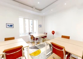 Bureau fermé  idéal pour votre activité professionnelle à Paris 10e Arrondissement