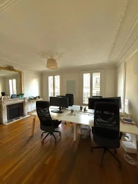 Bureau fermé  idéal pour votre activité professionnelle à Paris 8