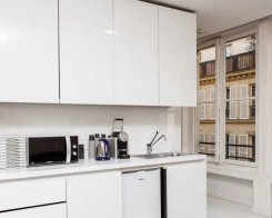 Bureau fermé  idéal pour votre activité professionnelle à Paris 8e Arrondissement