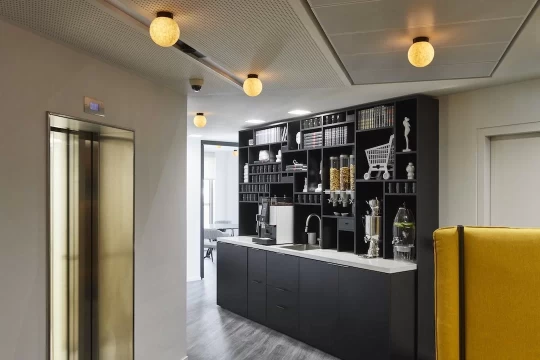 Plateau privé  idéal pour votre activité professionnelle à Paris 8e Arrondissement