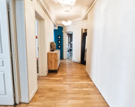 Plateau privé  idéal pour votre activité professionnelle à Paris 3e Arrondissement