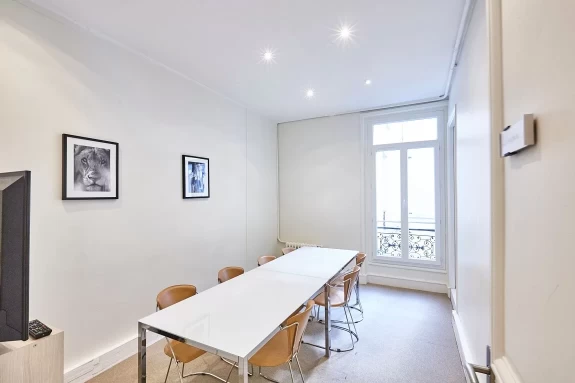 Bureau fermé  idéal pour votre activité professionnelle à Paris 8e Arrondissement