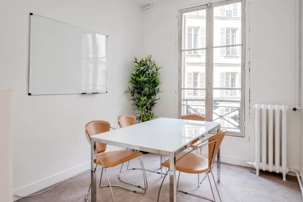 Bureau fermé  idéal pour votre activité professionnelle à Paris 8e Arrondissement