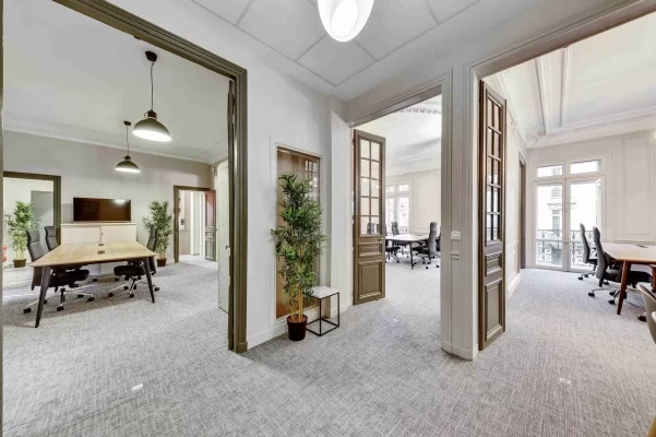 Bureau fermé  idéal pour votre activité professionnelle à Paris 8e Arrondissement